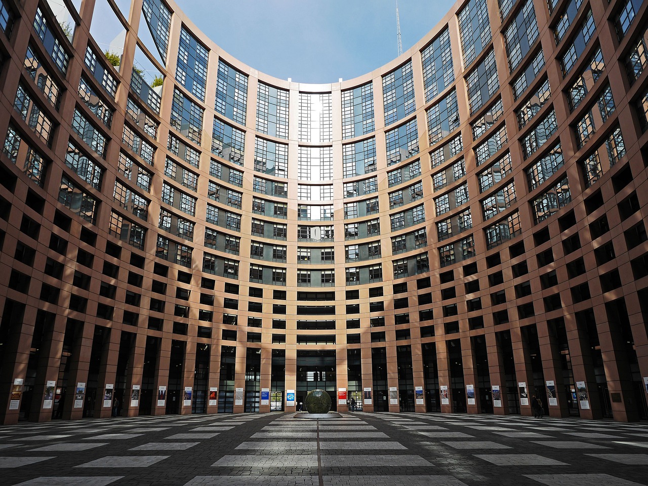 Il Parlamento Europeo, la sua sede a Strasburgo.